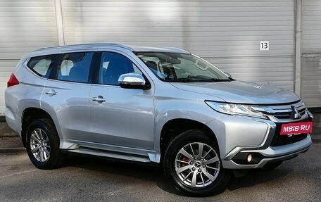 Mitsubishi Pajero Sport III рестайлинг, 2018 год, 2 199 000 рублей, 3 фотография