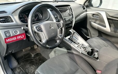 Mitsubishi Pajero Sport III рестайлинг, 2018 год, 2 199 000 рублей, 9 фотография
