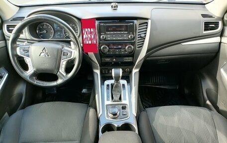 Mitsubishi Pajero Sport III рестайлинг, 2018 год, 2 199 000 рублей, 13 фотография
