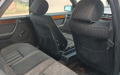 Mercedes-Benz E-Класс, 1992 год, 450 000 рублей, 9 фотография