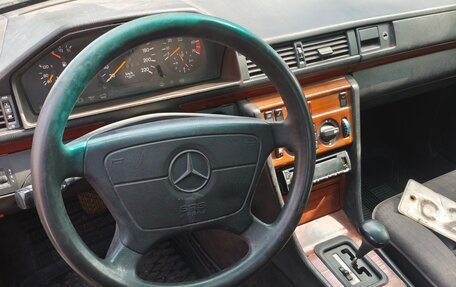 Mercedes-Benz E-Класс, 1992 год, 450 000 рублей, 12 фотография