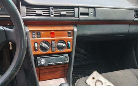 Mercedes-Benz E-Класс, 1992 год, 450 000 рублей, 13 фотография