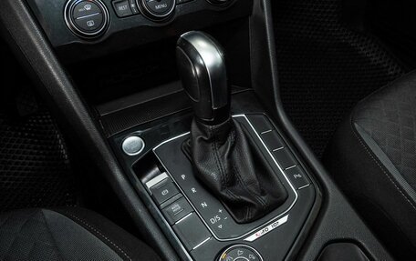 Volkswagen Tiguan II, 2020 год, 2 538 000 рублей, 12 фотография