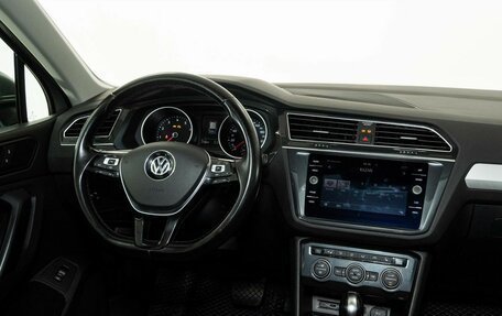 Volkswagen Tiguan II, 2020 год, 2 538 000 рублей, 13 фотография
