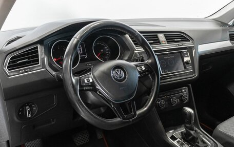 Volkswagen Tiguan II, 2018 год, 2 090 000 рублей, 5 фотография