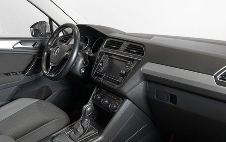 Volkswagen Tiguan II, 2018 год, 2 090 000 рублей, 7 фотография