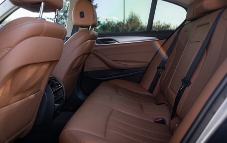 BMW 5 серия, 2018 год, 3 650 000 рублей, 18 фотография