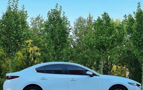 Mazda 3, 2021 год, 1 700 000 рублей, 2 фотография
