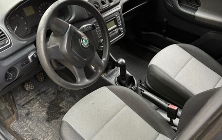 Skoda Fabia II, 2010 год, 285 000 рублей, 3 фотография