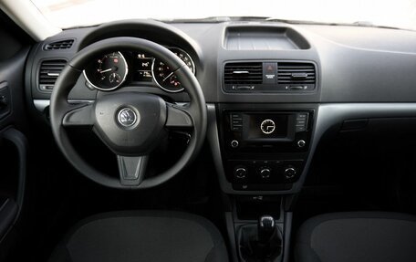 Skoda Yeti I рестайлинг, 2015 год, 1 193 000 рублей, 8 фотография