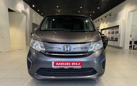Honda Stepwgn IV, 2017 год, 1 749 000 рублей, 2 фотография