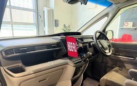 Honda Stepwgn IV, 2017 год, 1 749 000 рублей, 11 фотография
