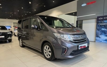 Honda Stepwgn IV, 2017 год, 1 749 000 рублей, 3 фотография