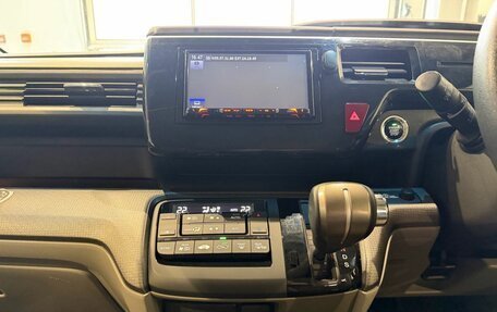 Honda Stepwgn IV, 2017 год, 1 749 000 рублей, 19 фотография