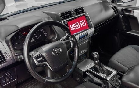 Toyota Land Cruiser Prado 150 рестайлинг 2, 2019 год, 5 699 900 рублей, 7 фотография