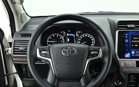 Toyota Land Cruiser Prado 150 рестайлинг 2, 2019 год, 4 790 000 рублей, 11 фотография