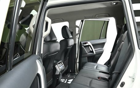 Toyota Land Cruiser Prado 150 рестайлинг 2, 2019 год, 4 790 000 рублей, 21 фотография