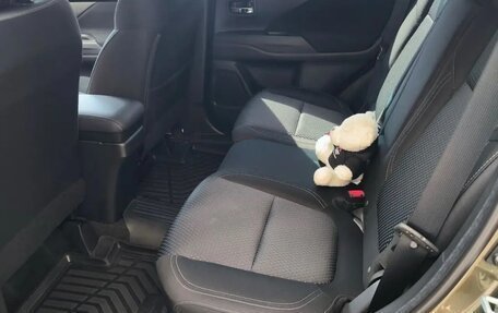 Mitsubishi Outlander III рестайлинг 3, 2021 год, 2 430 000 рублей, 14 фотография