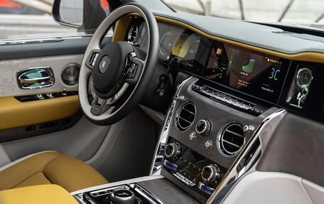 Rolls-Royce Cullinan, 2025 год, 56 990 000 рублей, 30 фотография