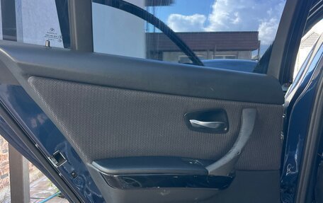 BMW 3 серия, 2011 год, 800 000 рублей, 8 фотография
