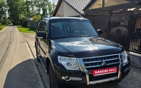 Mitsubishi Pajero IV, 2015 год, 2 750 000 рублей, 2 фотография