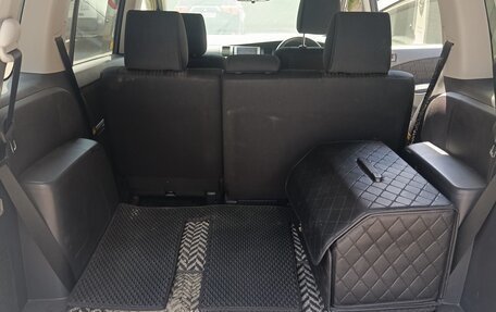 Toyota ISis I, 2013 год, 1 250 000 рублей, 7 фотография