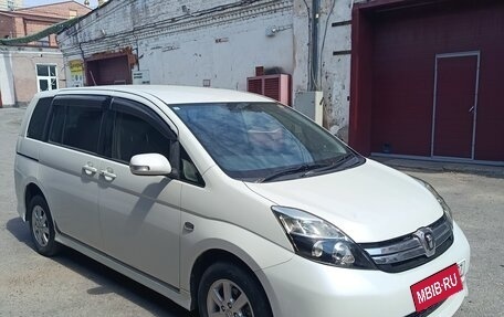 Toyota ISis I, 2013 год, 1 250 000 рублей, 2 фотография