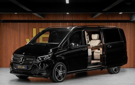 Mercedes-Benz V-Класс, 2024 год, 47 200 000 рублей, 2 фотография