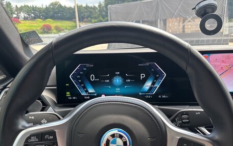 BMW i4, 2023 год, 12 фотография