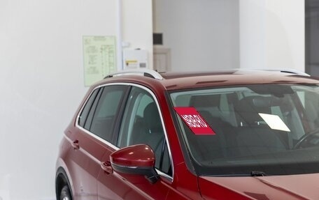 Volkswagen Tiguan II, 2018 год, 2 100 000 рублей, 13 фотография