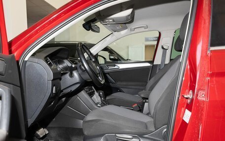 Volkswagen Tiguan II, 2018 год, 2 100 000 рублей, 20 фотография