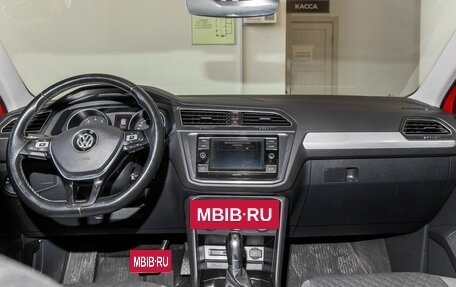 Volkswagen Tiguan II, 2018 год, 2 100 000 рублей, 24 фотография
