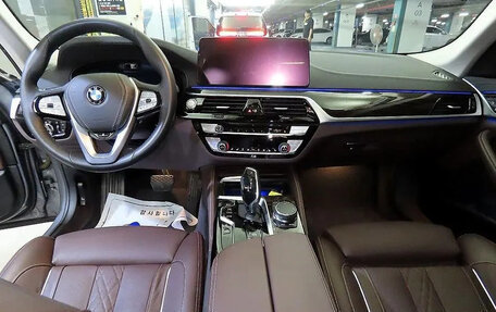 BMW 5 серия, 2023 год, 4 900 999 рублей, 10 фотография
