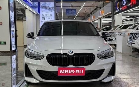 BMW 1 серия, 2023 год, 1 700 000 рублей, 1 фотография