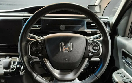 Honda Stepwgn IV, 2018 год, 2 450 000 рублей, 10 фотография