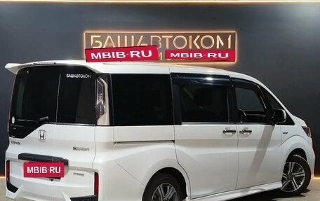 Honda Stepwgn IV, 2018 год, 2 450 000 рублей, 4 фотография