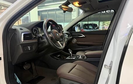 BMW 1 серия, 2023 год, 1 700 000 рублей, 13 фотография