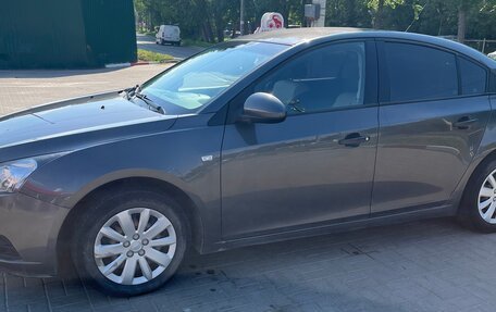 Chevrolet Cruze II, 2011 год, 830 000 рублей, 4 фотография