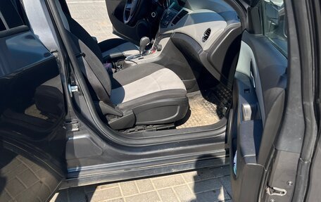 Chevrolet Cruze II, 2011 год, 830 000 рублей, 10 фотография