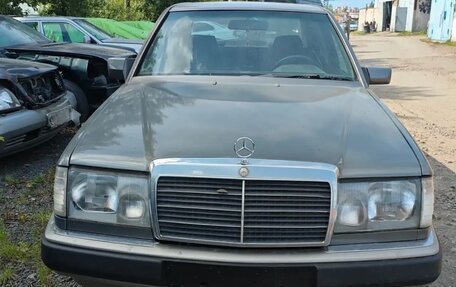 Mercedes-Benz E-Класс, 1992 год, 450 000 рублей, 1 фотография