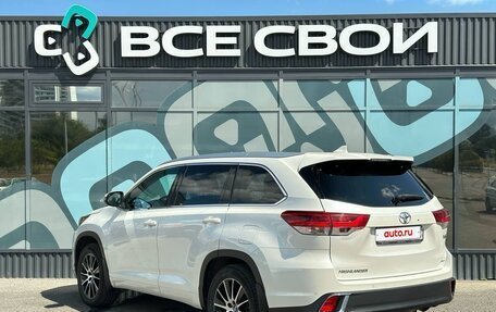 Toyota Highlander III, 2018 год, 3 745 000 рублей, 3 фотография