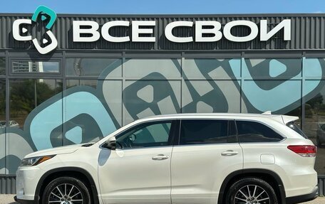 Toyota Highlander III, 2018 год, 3 745 000 рублей, 9 фотография