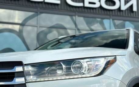 Toyota Highlander III, 2018 год, 3 745 000 рублей, 10 фотография