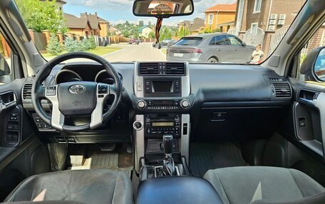 Toyota Land Cruiser Prado 150 рестайлинг 2, 2011 год, 3 000 000 рублей, 6 фотография