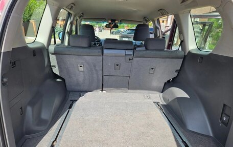 Toyota Land Cruiser Prado 150 рестайлинг 2, 2011 год, 3 000 000 рублей, 8 фотография