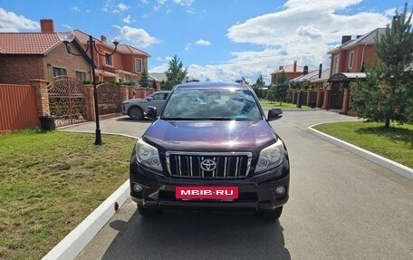 Toyota Land Cruiser Prado 150 рестайлинг 2, 2011 год, 3 000 000 рублей, 3 фотография