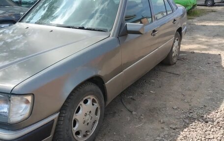 Mercedes-Benz E-Класс, 1992 год, 450 000 рублей, 3 фотография