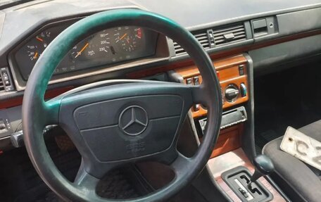 Mercedes-Benz E-Класс, 1992 год, 450 000 рублей, 10 фотография