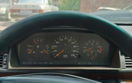 Mercedes-Benz E-Класс, 1992 год, 450 000 рублей, 12 фотография