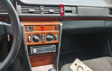Mercedes-Benz E-Класс, 1992 год, 450 000 рублей, 13 фотография
